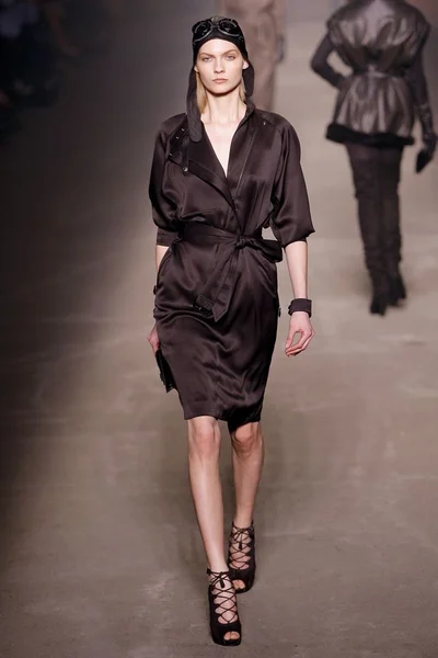 Look 24